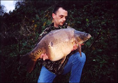 Scott Birch - 'Cluster at 31lb 2oz Mirror - Brackens Pool